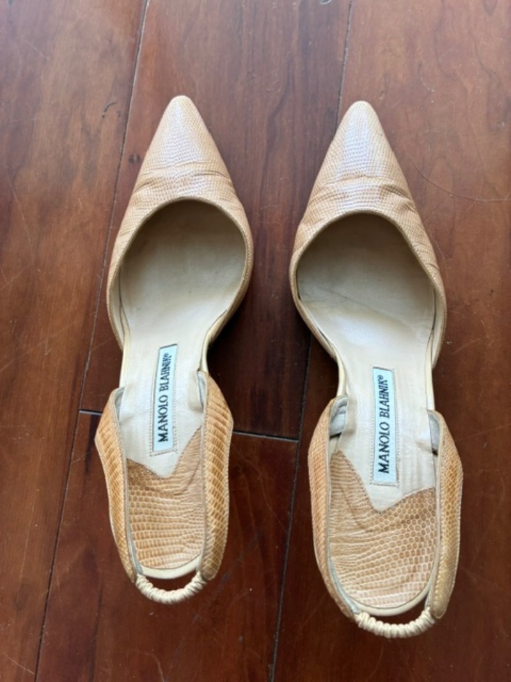 MANOLO BLAHNIK CAMEL SLIINGBACK HEELS.  SIZE 37 1/2.